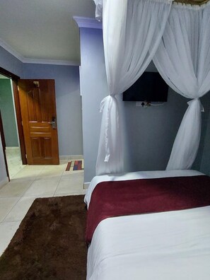 Deluxe Double Room, Garden View | Free WiFi, bed sheets