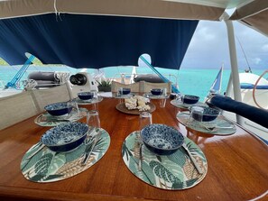 Outdoor dining - CATAMARAN SAILING CRUISE - TUAMOTU (Fakarava Atoll)