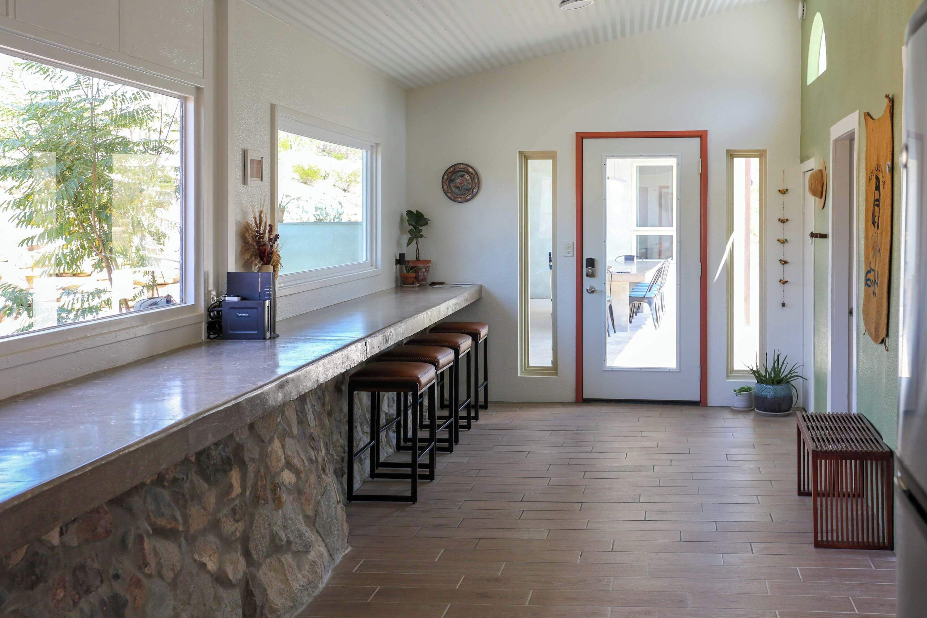 المنشأة من الداخل