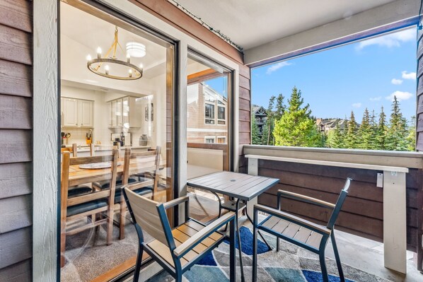 Outdoor dining - 3BD Condo Minutes to Ski Lifts & Main Street! (Breckenridge)