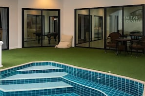 Indoor pool - Luxury 5-Bedroom Pool Villa at FunPlace, Pattaya (Sattahip)