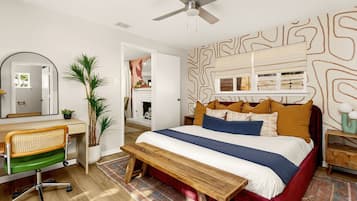 4 Schlafzimmer, Schreibtisch, Bügeleisen/Bügelbrett, Reisekinderbett