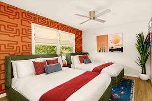 4 bedrooms, desk, iron/ironing board, travel crib