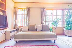 Basic Villa, Mountain View