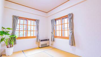 Basic Villa, Mountain View | Free WiFi, bed sheets