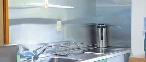 Basic Villa, Mountain View | Private kitchen