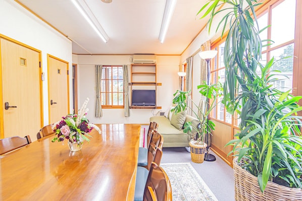 Basic Villa, Mountain View