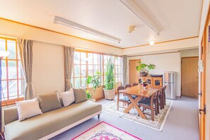 Basic Villa, Mountain View