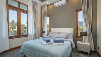 2 bedrooms, iron/ironing board, Internet, bed sheets