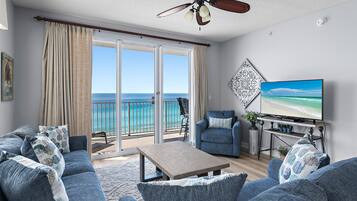 スマートテレビ、DVD プレーヤー、書庫、ステレオ