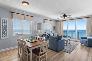 スマートテレビ、DVD プレーヤー、書庫、ステレオ