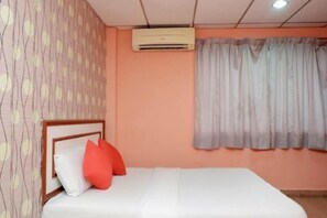 Room - Tiara Hotel (Chukai)