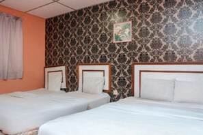 Room - Tiara Hotel (Chukai)