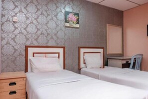 Room - Tiara Hotel (Chukai)