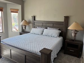 2 soverom, strykejern/-brett, wi-fi (inkludert) og sengetøy