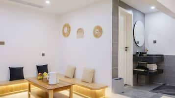 Cortinas blackout, tabla de planchar con plancha y wifi gratis