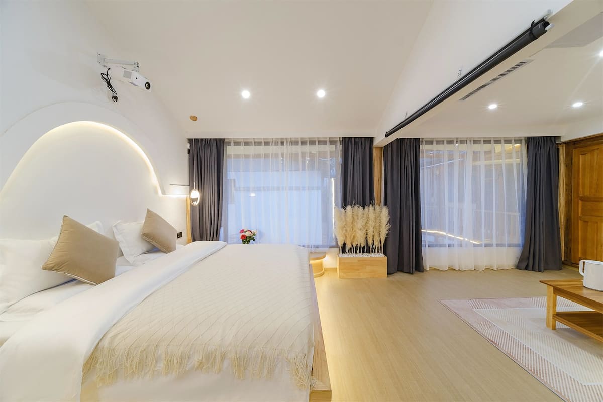 Superior Suite, City View | Blackout curtains, iron/ironing board, free WiFi