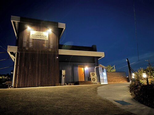 Nonsmoking Dome Tent Sea Side / Shima Mie