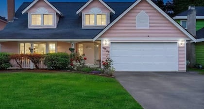 Private room in home Richmond, Canada
2 guests 1 bedrooms 1 in-suite bathrooms