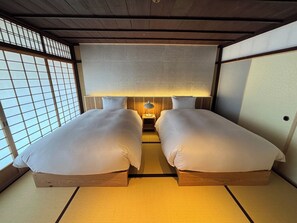 2 bedrooms, desk, free WiFi, bed sheets - Limited to one group per day A historic rental ho / Obama Fukui (Obama)