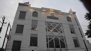 Exterior - The Divine Cloud Inn (Aligarh)
