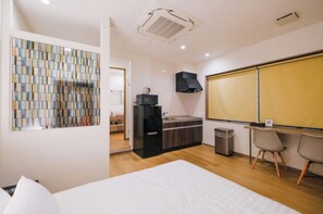 1 bedroom, desk, free WiFi, bed sheets