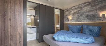 Feriendorf Seeblick – Tiny Chalet right by Lake