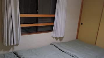2 bedrooms, desk, free WiFi, bed sheets