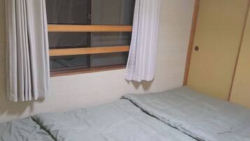 2 bedrooms, desk, free WiFi, bed sheets
