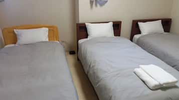 1 bedroom, desk, free WiFi, bed sheets