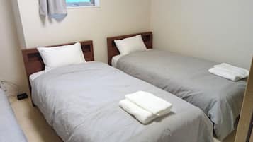 1 bedroom, desk, free WiFi, bed sheets