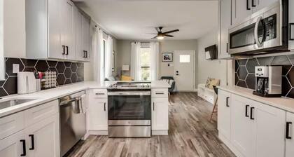 La Casita - Modern cozy comfort home near Downtown, Dog friendly, UNT TWU