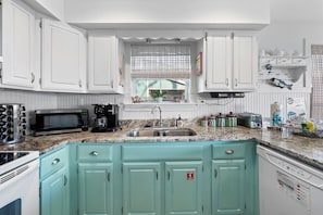 Maison Signature, 4 chambres, patio, vue sur la lagune | Cuisine privée | Réfrigérateur, four à micro-ondes, un four, surface de cuisson