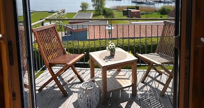 Ferienhaus 'Boddenperle' mit Meerblick, privater Terrasse und WLAN