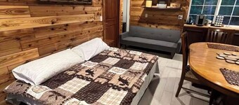 Cozy Cabin next to crossing of Snake and ST.Croix rivers in Pine City, Minnesota