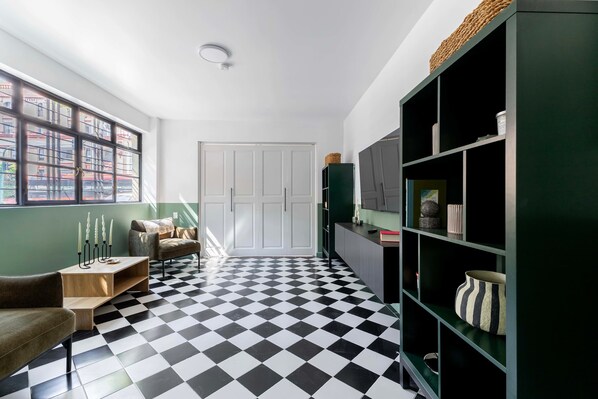 TV, offices
