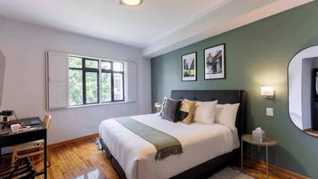 1 bedroom, desk, iron/ironing board, travel cot