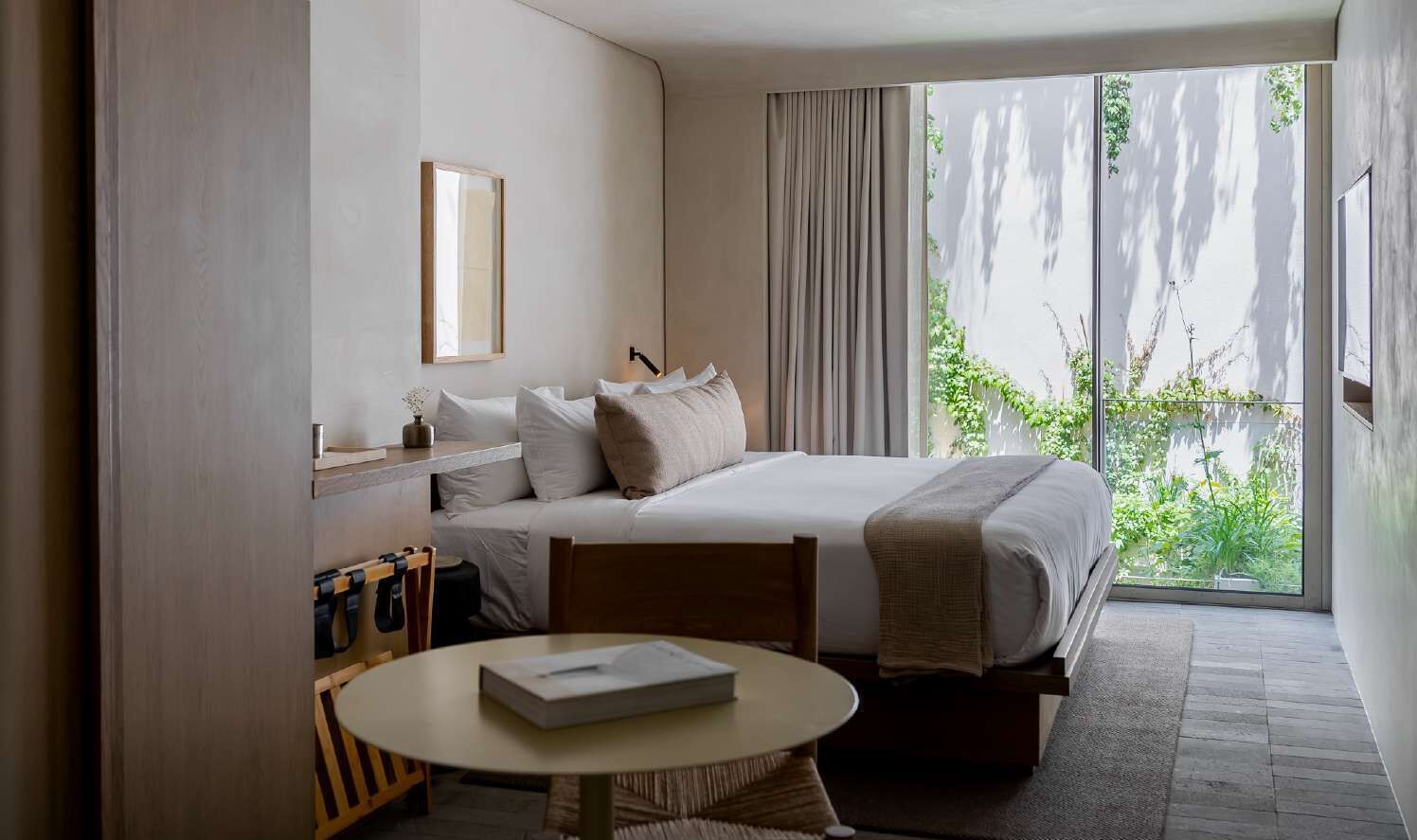 1 Schlafzimmer, Schreibtisch, Bügeleisen/Bügelbrett, Reisekinderbett