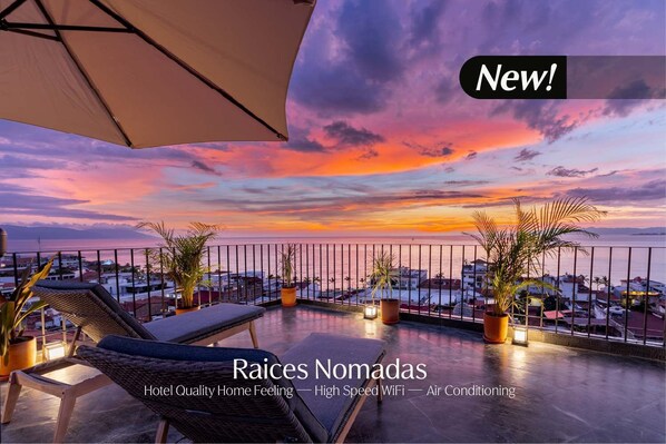Terrace/patio - Seaside Comfort | Balcony Ocean Views | A/C (Puerto Vallarta)