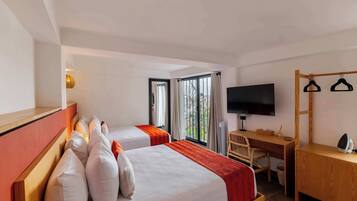 1 bedroom, desk, iron/ironing board, WiFi