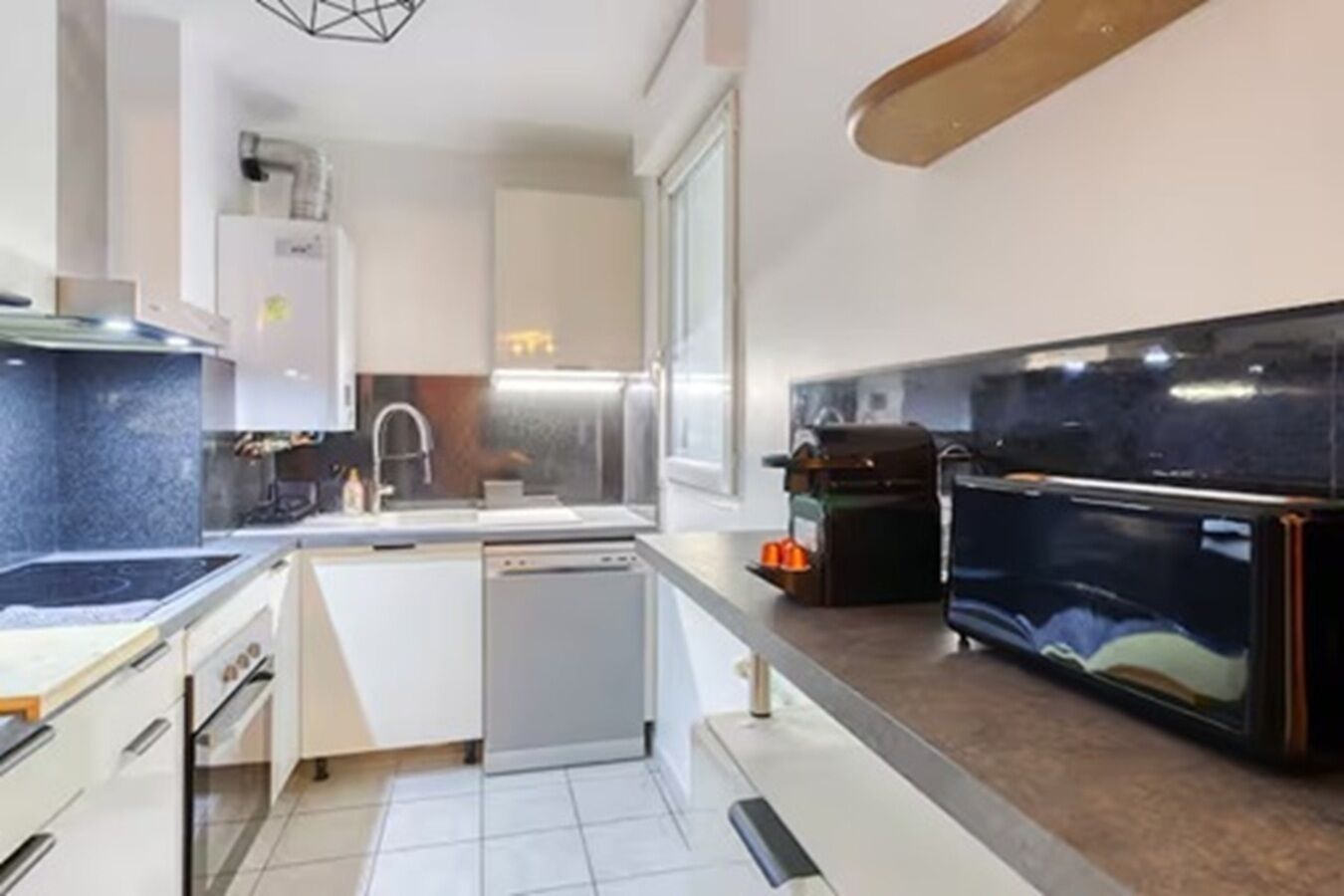 雪櫃、微波爐、焗爐、洗碗機