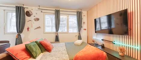 1 chambre, fer et planche à repasser, accès Internet