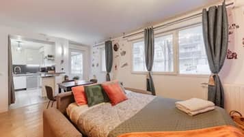 1 室のベッドルーム、アイロン / アイロン台、インターネット