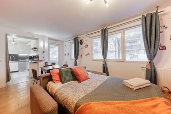 1 chambre, fer et planche à repasser, accès au Wi-Fi (inclus)