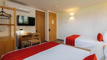 1 bedroom, desk, iron/ironing board, WiFi