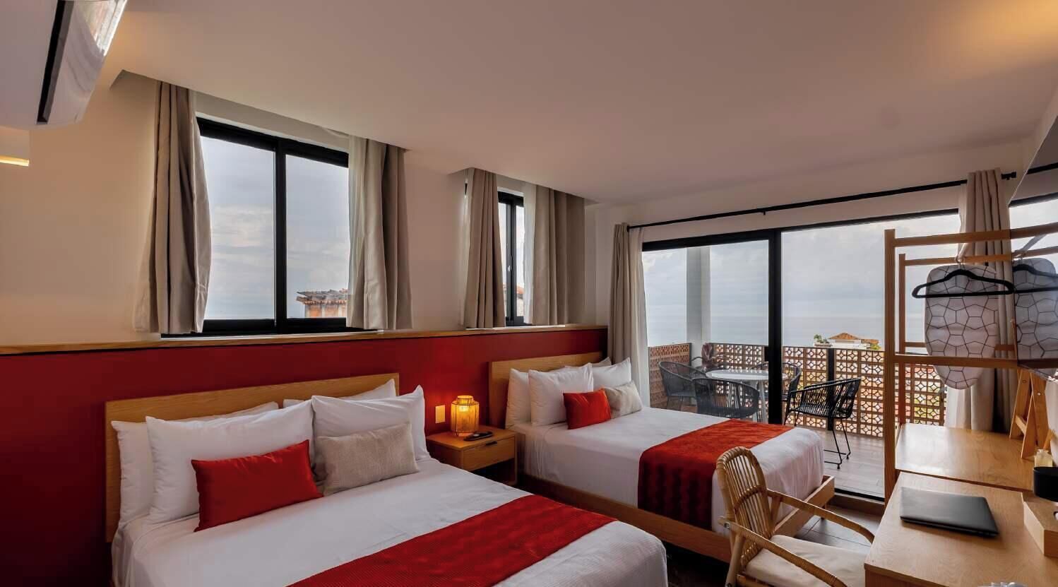 9 bedrooms, desk, iron/ironing board, WiFi