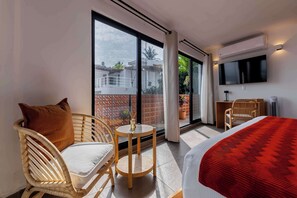 1 chambre, bureau, fer et planche à repasser, Wi-Fi