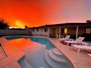 حمّام سباحة خارجي، حمّام سباحة مُدفَّأ