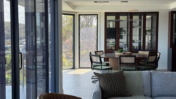 تلفزيون ذكي، كُتُب