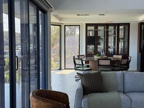 تلفزيون ذكي، كُتُب